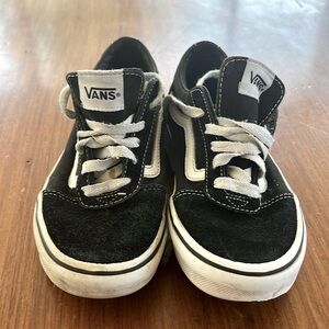 Van classics (big kids size 2)